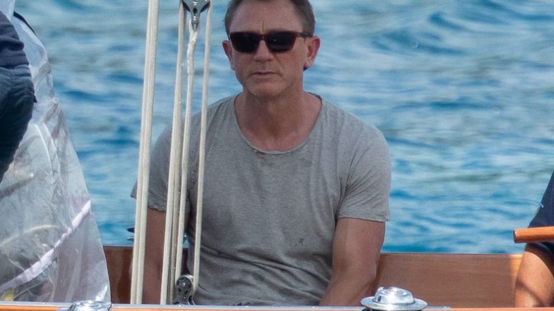 Daniel Craig films Bond 25 on sailing boat in Jamaica — with Union Jack flying